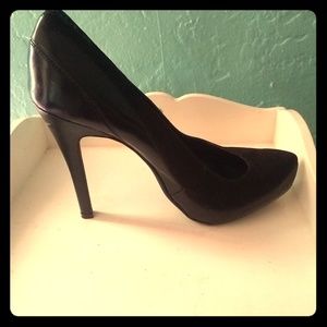 Black Platform Pumps